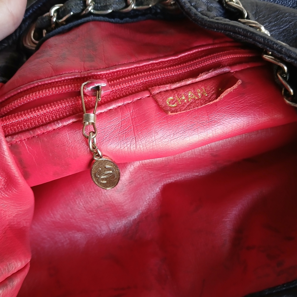 Chanel 80's Bucket Bag - Picture 10 of 16